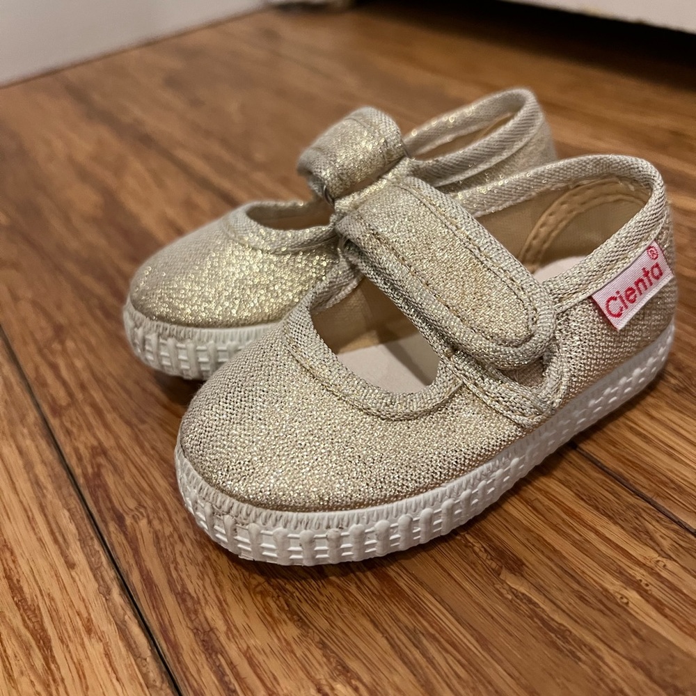 Cienta gold baby shoe size 18